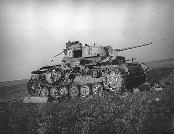 Panzer_III_tank_turret_number_111_Destro