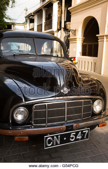 sri-lanka-galle-fort-pedlar-street-old-split-screen-morris-1000-minor-g54pcg.jpg.ced201f1d7b150175d33feba311670ad.jpg