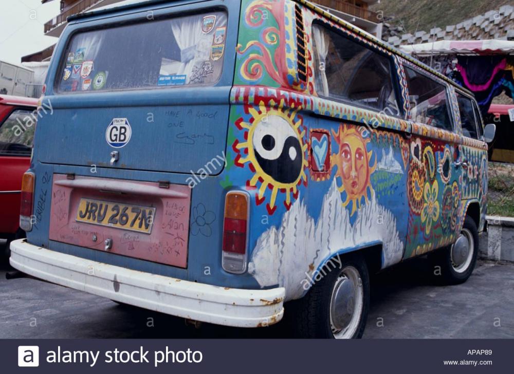 psychedelic-vw-camper-van-glastonbury-festival-somerset-uk-england-APAP89.jpg