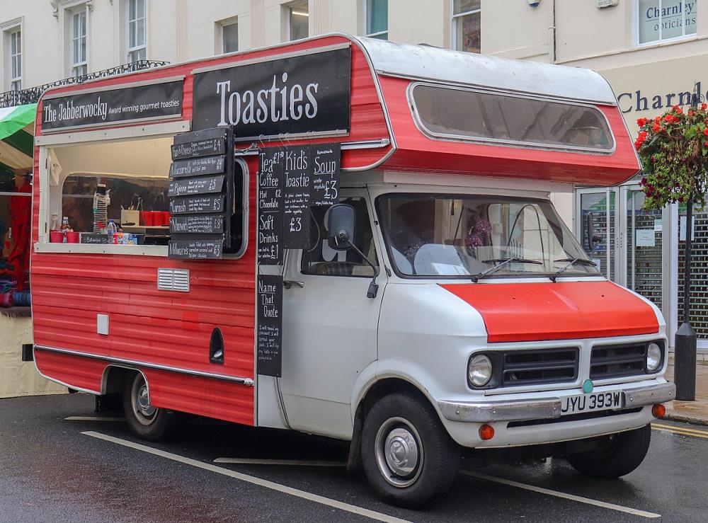 1200px-1981_Bedford_CF_Food_Truck_2.3.jpg