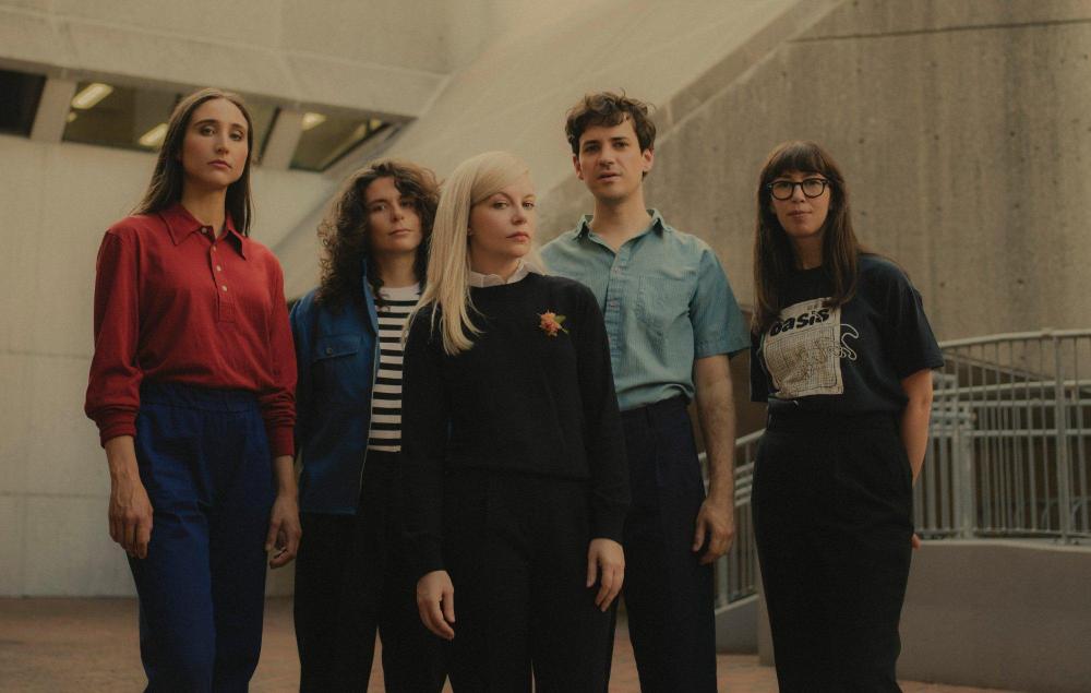 alvvays-2000x1270-1.jpg