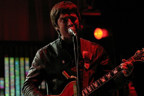 Oasis (Pyramid Stage, Friday)