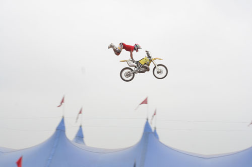 Download Festival 2008 - Red Bull X-Fighters freestyle motorcross