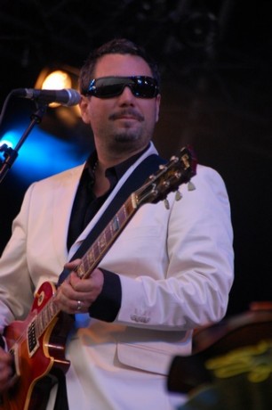 <s>Portsmouth & Southsea Fest.. 2008 - Fun Lovin' Criminals (Jazzworld Stage)