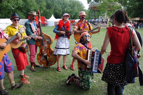 Lovebox Weekender 2009 - around the site (Sunday)