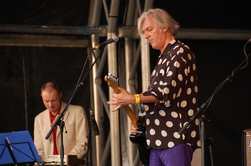 Wychwood Music Festival 2011 - Robyn Hitchcock and the Psychedelic Trams