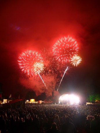 Beautiful Days 2009 - around the festival site (firework finale)