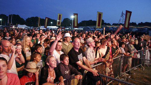 Blissfields Festival 2010 - around the festival site (crowd shots)