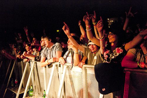 crowd at Ocean Colour Scene