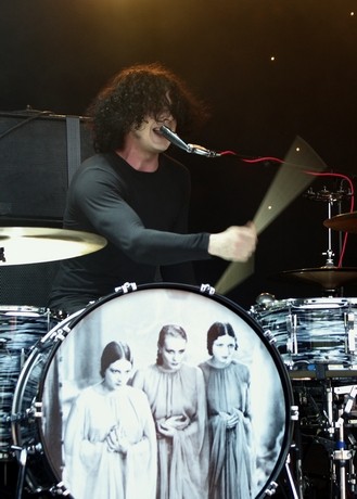 Glastonbury Festival 2010 - The Dead Weather