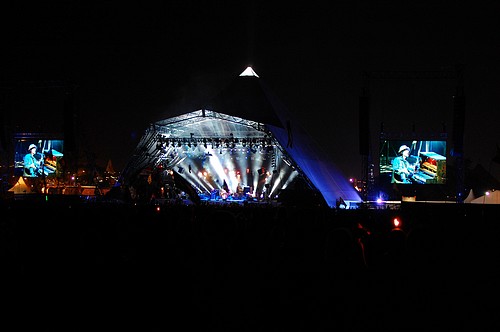 Glastonbury Festival 2009 - Neil Young (crowd shots)