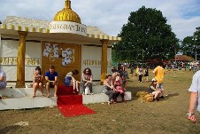 around the festival site (Sunday)