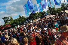 around the festival site (procession)