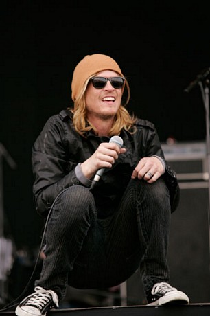 Download Festival 2011 - Puddle Of Mudd