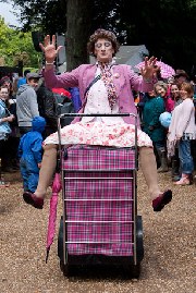 around the festival site (street performers)