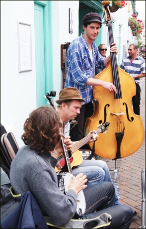 Sidmouth Folk Week 2011 - around the festival site (1)