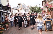 The Spooky Mens Chorale (procession)