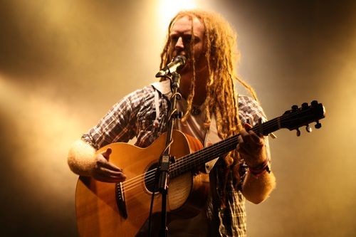 Bristol Folk Festival 2012 - Newton Faulkner (2)