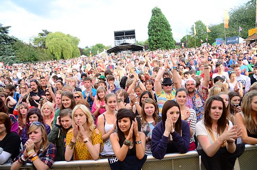 Summer Sundae Weekender 2012 - The Cuban Brothers (crowd)