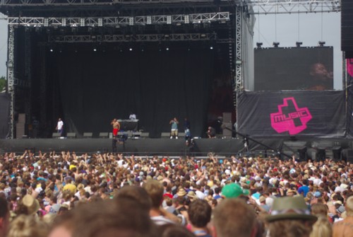 V Festival  (Chelmsford) 2011 - D12 (crowd)