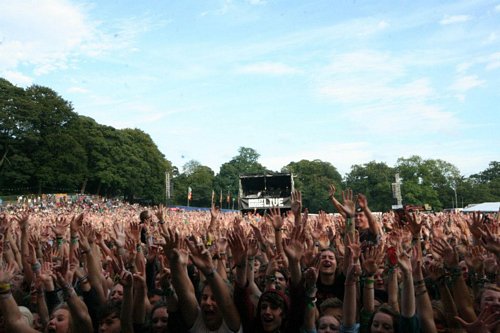 Bingley Music Live 2012 - around the festival site (crowd)