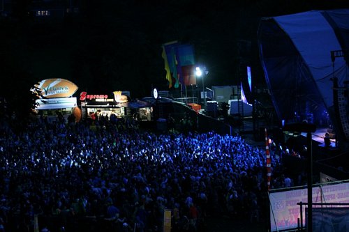 Bingley Music Live 2014 - around the festival site (crowd)