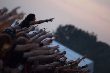 around the festival site (crowds)