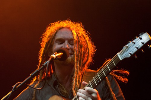 Cambridge Folk Festival 2014 - Newton Faulkner (2)