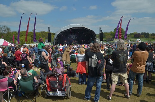 The Lancashire Hotpots (crowd)