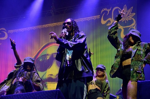 <s>Another World Festival</s&g.. 2014 - Snoop Dogg