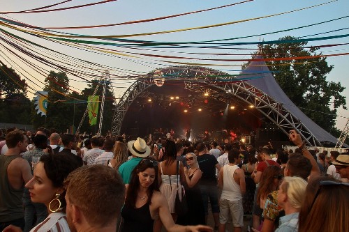 Lovebox Weekender 2014 - around the festival site