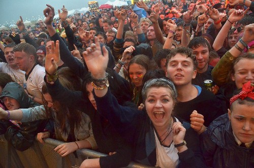  - around the festival site (crowds at bands)