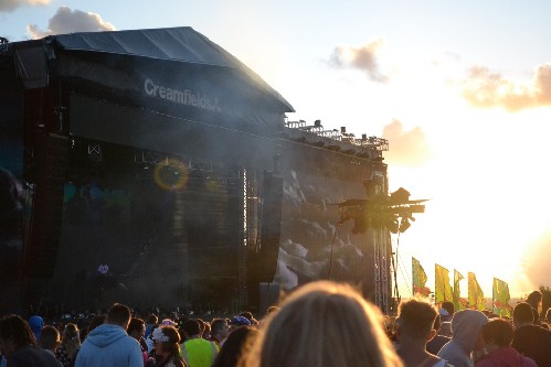 Creamfields 2018 - around the festival site (crowds)