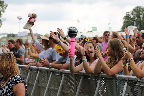 GuilFest 2014 - around the festival site (Sunday crowds)