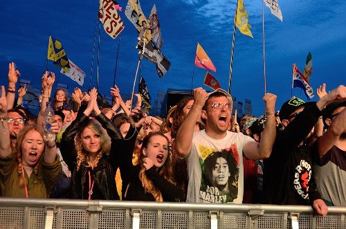 Glastonbury Festival 2016 - The Mothership Returns (crowd)