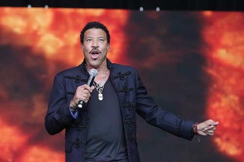 <s>Nocturne Live Blenheim Palace&.. 2020 - Lionel Richie