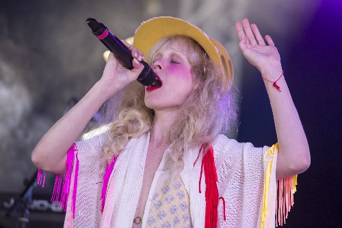 Community 2015 - Petite Meller