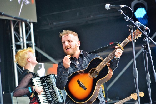 Beardy Folk Festival 2020 - Holy Moly & the Crackers