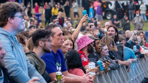 South Facing Festival crowds 2021