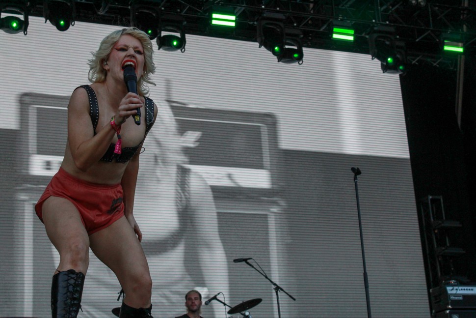 Amyl and the Sniffers