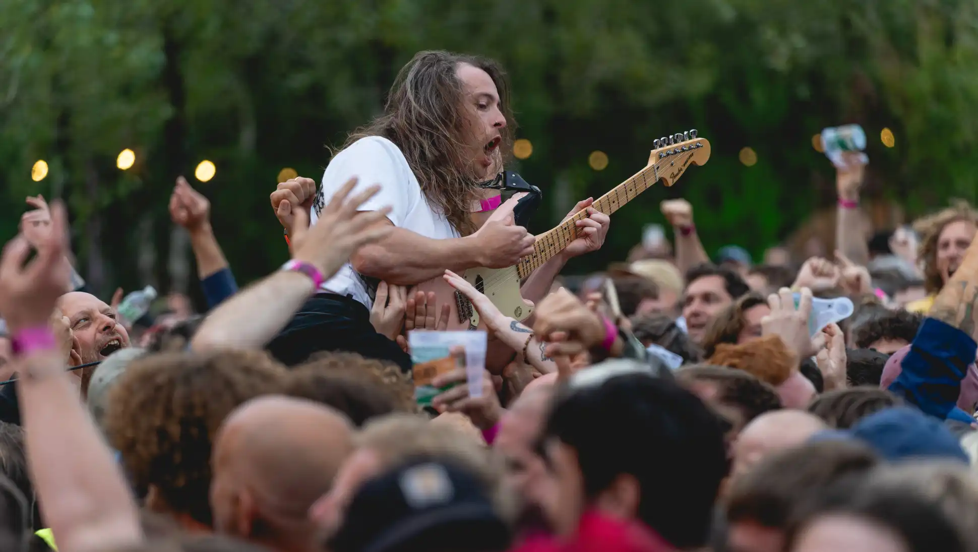 The Wyldes 2024 - IDLES guitarist Lee Kiernan crowdsurfing while playing his guitar