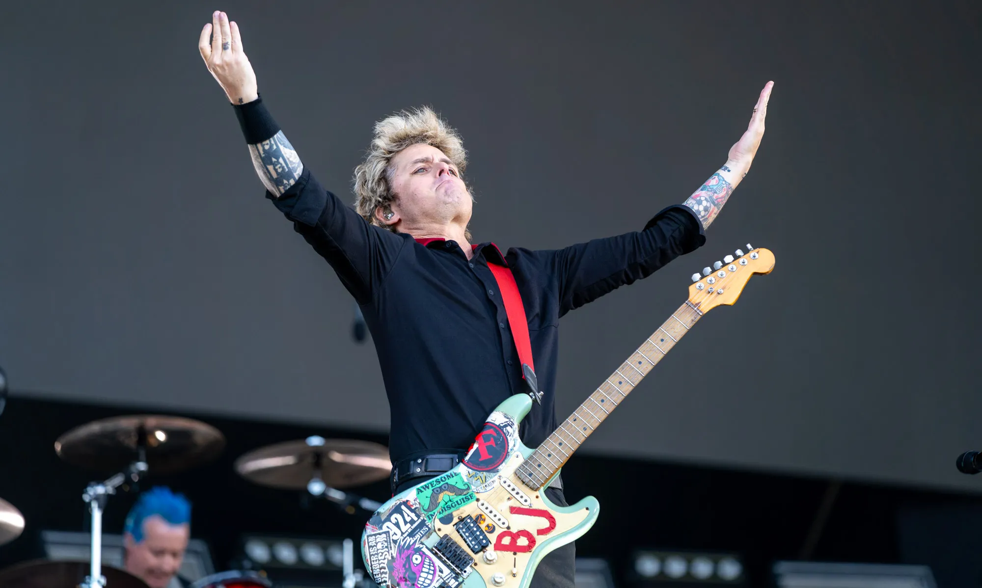 Green Day - Billie Joe interacting with the crowd - Isle of Wight Festival 2024
